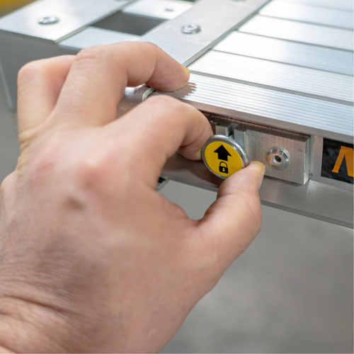 Metaltech M-PEP7000AL Telescoping Work Plank Telescoping Work Plank, 108" W x 12" D, 250 lbs. Capacity, Knocked Down - Each