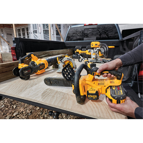 DEWALT DCCS620P1 MAX* Cordless Chainsaw Kit MAX* Cordless Chainsaw Kit, 12", Battery Powered, 20 V - Each