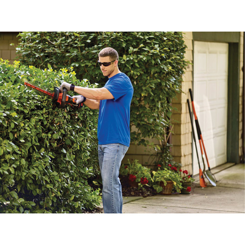 Black & Decker LHT321 Max* PowerCut Cordless Hedge Trimmer Kit, 22", 20 V, Battery Powered-(Each)