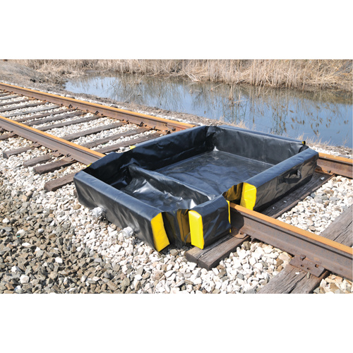 Enpac  48-RSB-FS  Stinger Railberm?, 120 US gal. Capacity, 6' W x 4' L x 12" H, Foam Wall - Each