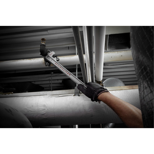 Milwaukee 48-22-7213 Pipe Wrench with Powerlength? Handle, 1-1/2" Jaw Capacity, 10" Long - Each