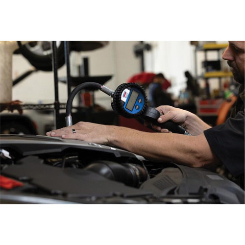 LINCOLN INDUSTRIAL 980 Electronic Lube Meter with Flexible 90° Extension - (Each)