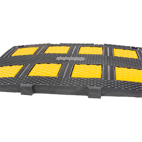 Zenith Safety Products SHM756 Middle Speed Hump, Rubber, 3' L x 20" W x 2" H - (Each)
